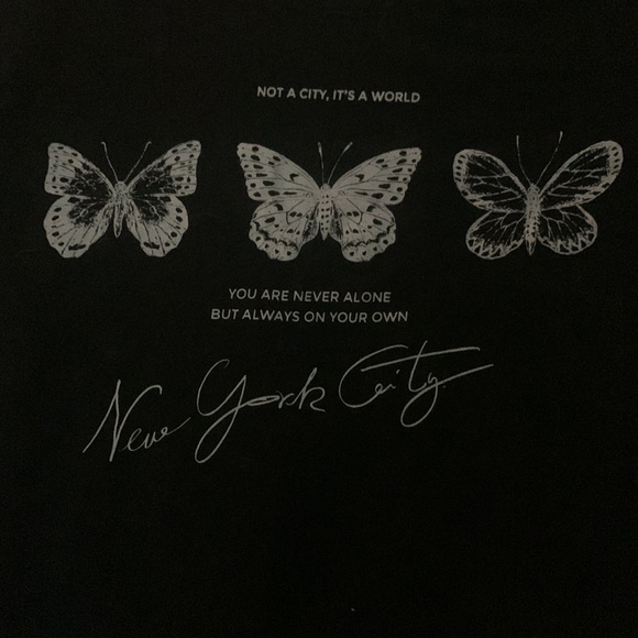 Cropped New York Graphic Tee - Picture 3 of 4